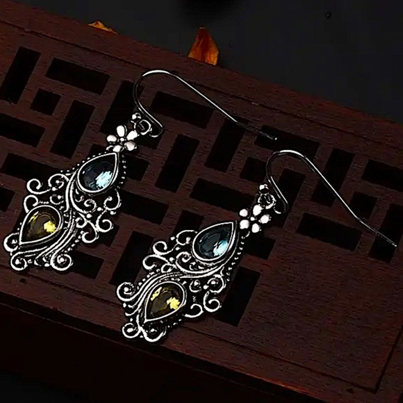 Vintage Blue Amber Crystal Earrings Silver Dangle Handmade - Picture 4 of 6